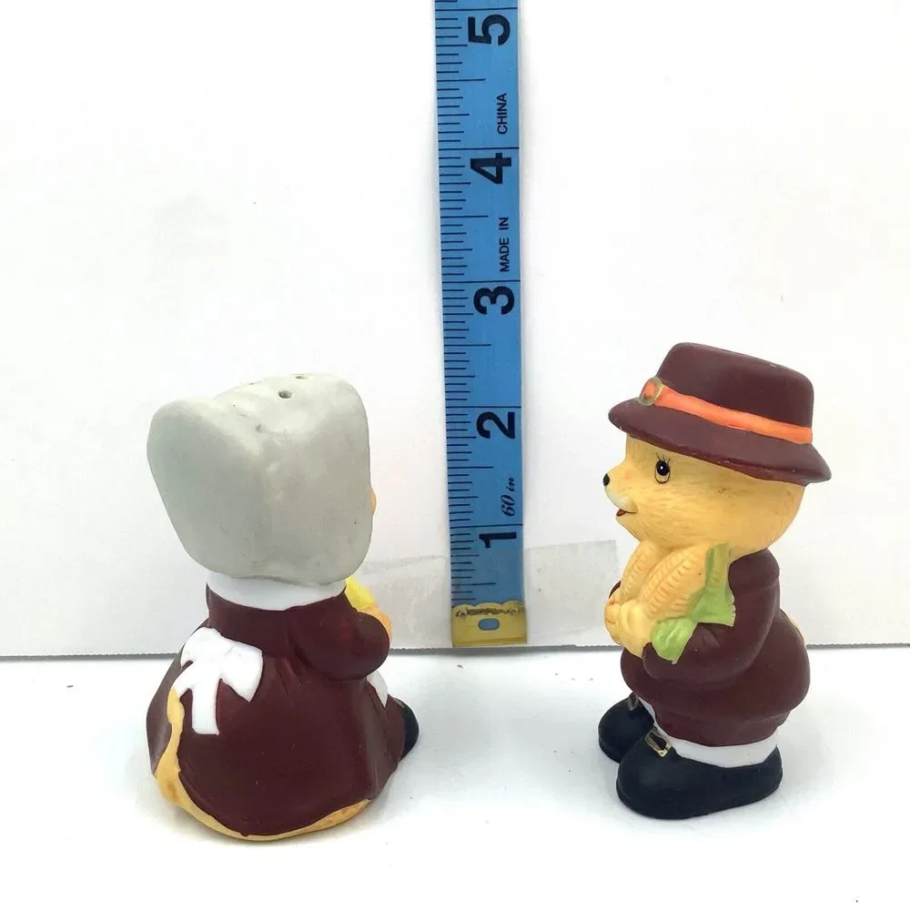 Russ Pilgrims Corn Grape Pear Apple Salt and Pepper Shakers Gift‎ Thanksgiving